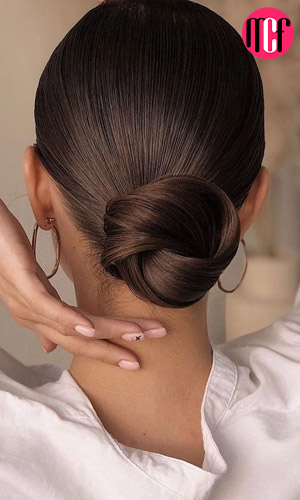 Classic Low Bun Will Elevate Your Everyday Look